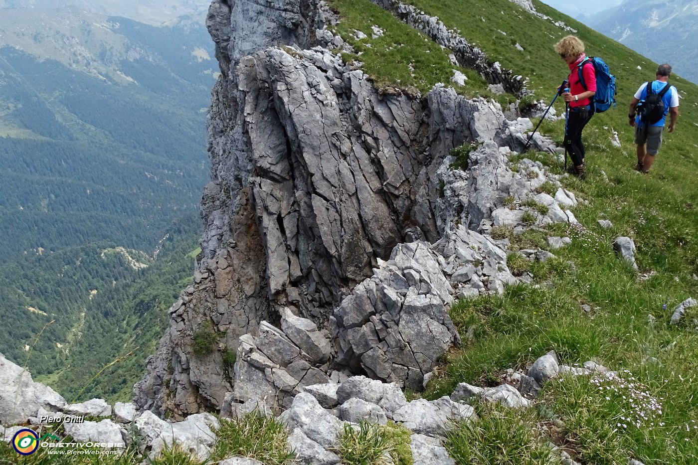 45 Pareti nord della Corna Piana in verticale.JPG